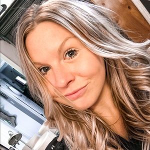 Meet your Posher, Courtney